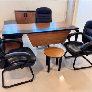 Executive Oak Finish Office Desk 180×80 cm with 180 cm Side Return – Elegant & Distinctive Design